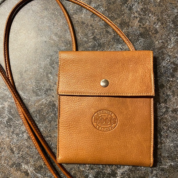 🥀Genuine Roots Leather Purse - Picture 1 of 4